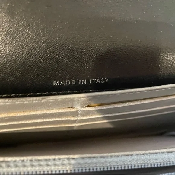 Authentic Chanel Camelia long wallet. - Picture 4 of 14